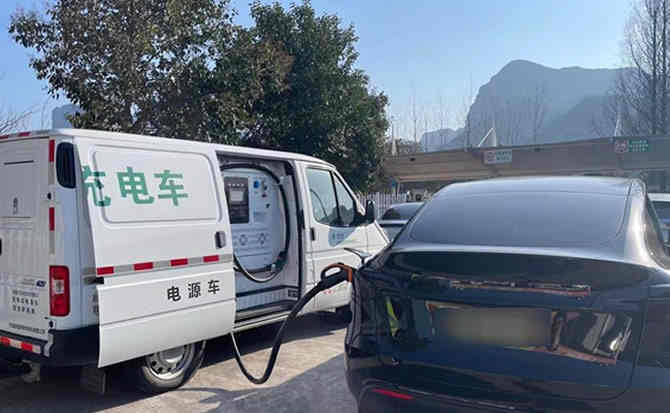 龙港汽车搭电